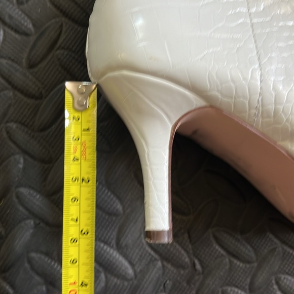 Knee High Faux Patent Leather Alligator boots - Picture 3 of 6